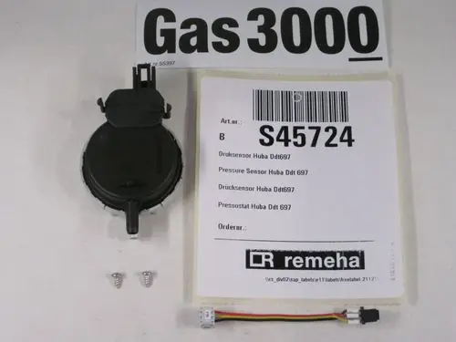 Drucksensor von Remeha mit Anschlussstecker und Schrauben, auf einer Einzelverpackung mit Artikelnummer und Barcode abgebildet.